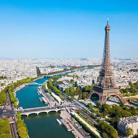 Eiffel-tower, Trocadero - 4 People Paris